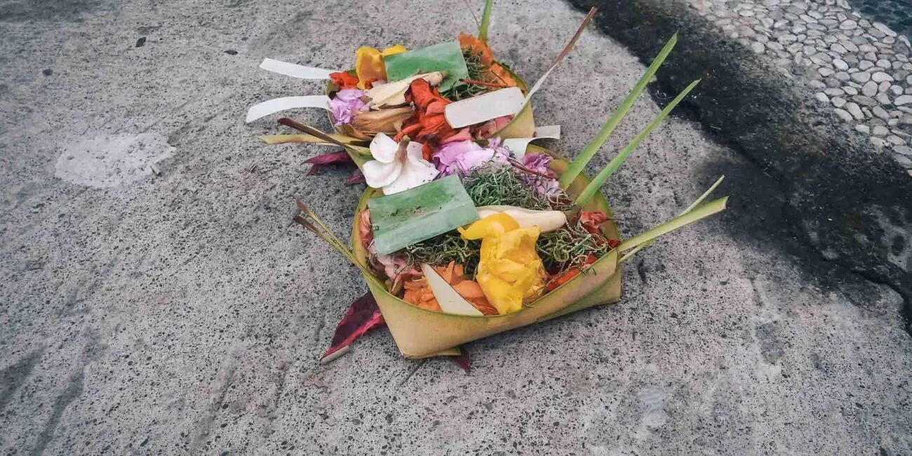 Conscious traveler: Offerings, Balinese hinduism, Bali, Indonesia