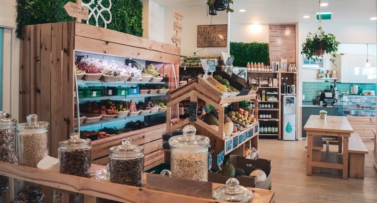 BE U, organic store with vegan options in Ericeira