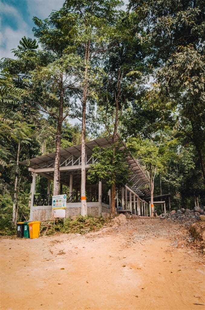 entrance through construction to Kaeng Nyui waterfall