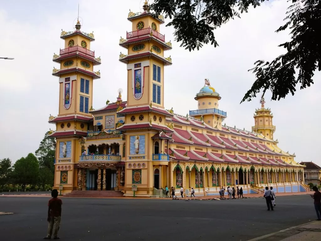 Wonderful temple in Southeast Asia:Cao dai Temple, Vietnam