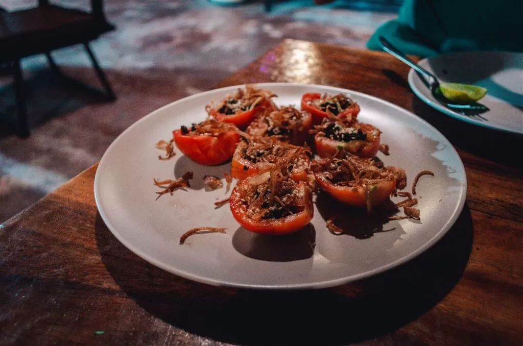 Vegan Burmese tomatoes with pickled tea leaves