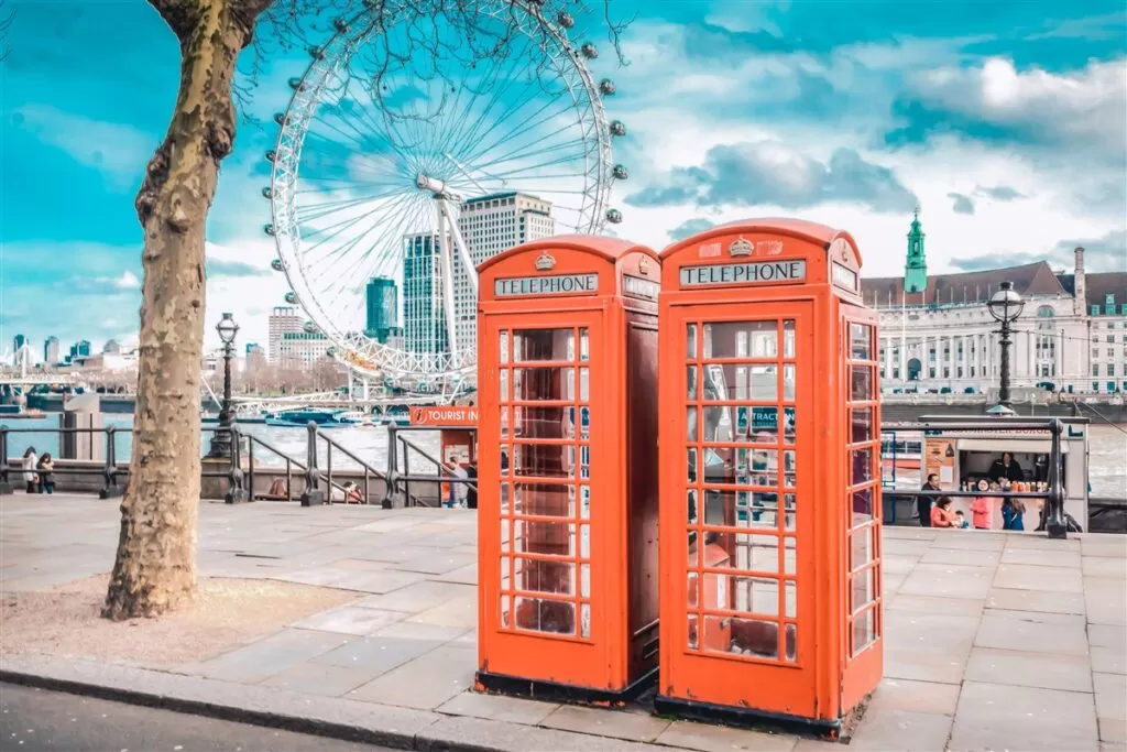 London puns: British phone booths