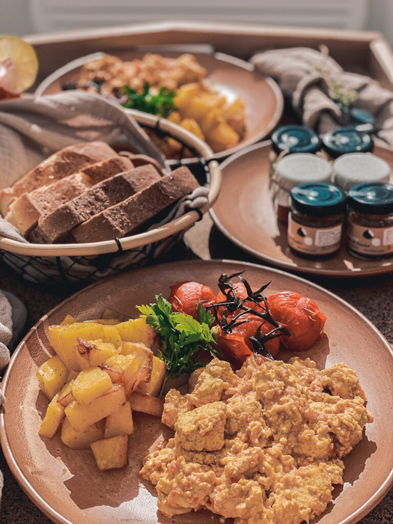 Ethos Suites, Santorini, Greece: vegan food breakfast plates