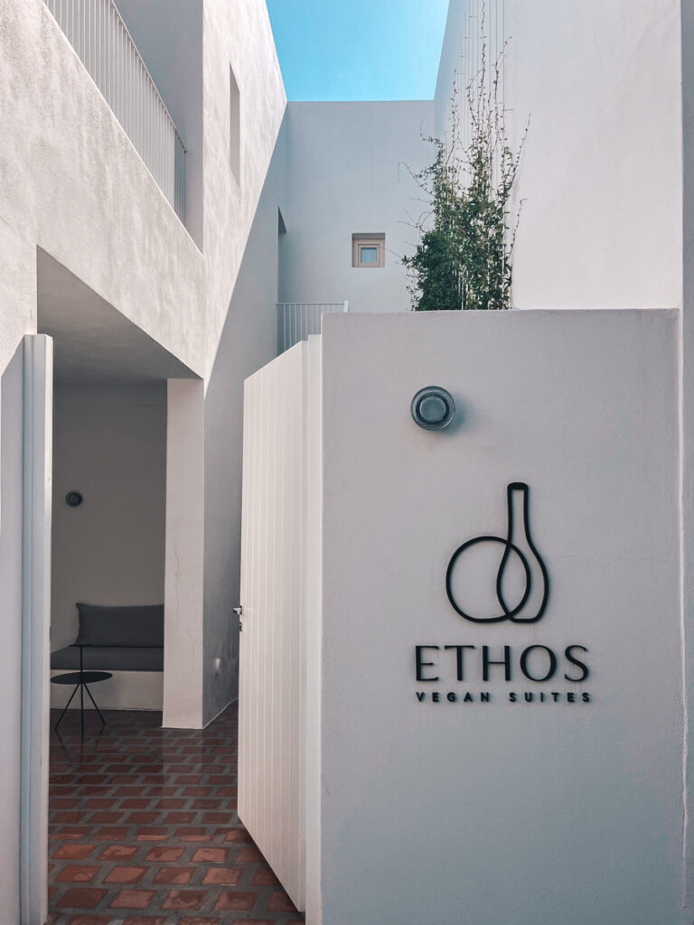 Ethos Vegan Suites, Santorini, Greece: entrance
