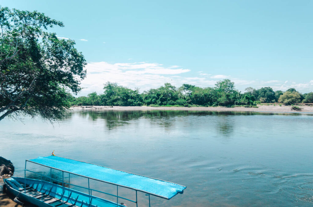 Short boat tours over the Magdalena River in Villavieja, Colombia