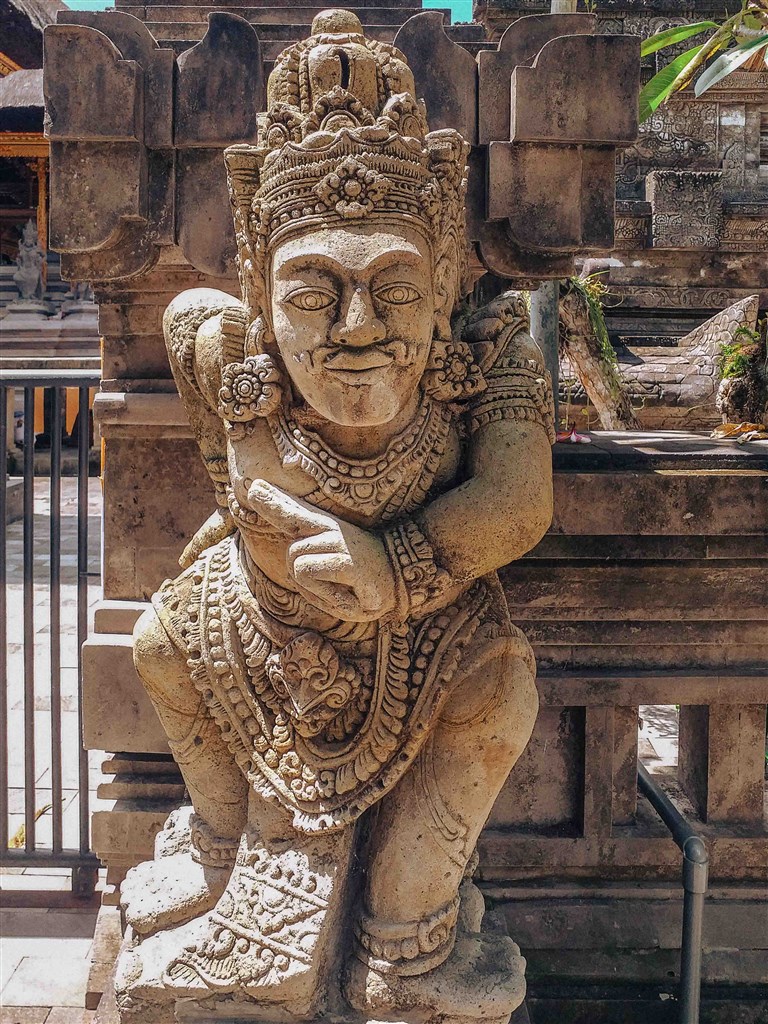 Tirta Empul Hindu statue, Ubud, Bali