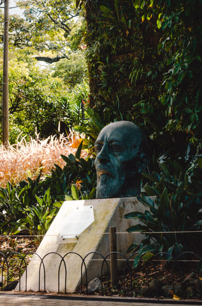Jardin Botanico, Medellin, Colombia: Statue of Colombian educator, naturalist and writer Joaquin Antonio Uribe