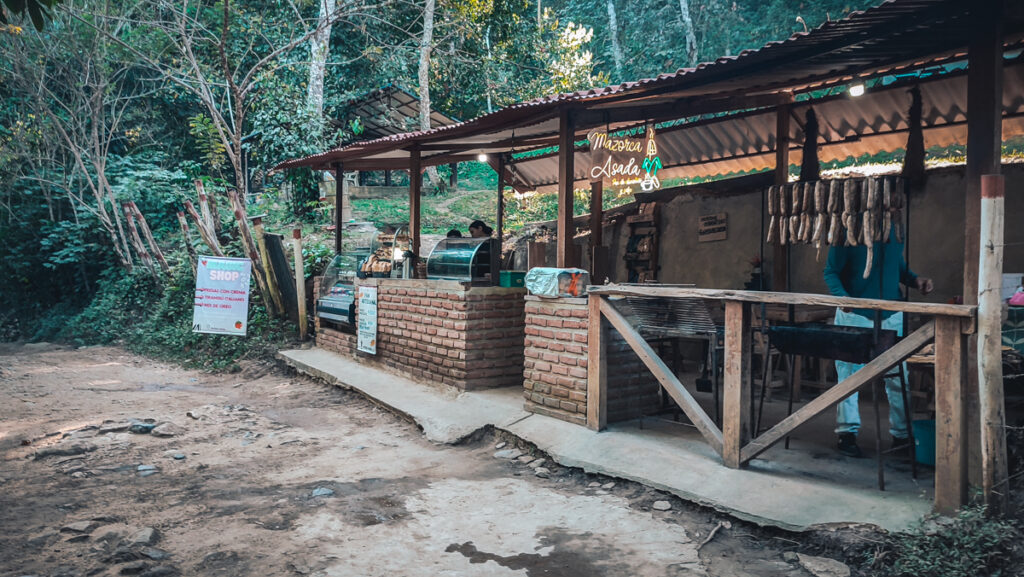 Pozo Azul food stalls, Minca, Colombia