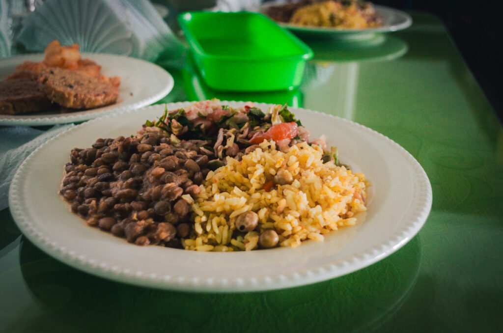 Vegan Colombian food: San Gil- Trygo y Miel- rice with chickpeas, lentil stew and salad
